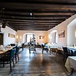 Schloss Neuburg - Hoftaferne Hotel 4*