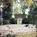 Hotel Schloss Neuburg - Hoftaferne 4*