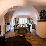 Schloss Neuburg - Hoftaferne Hotel 4*